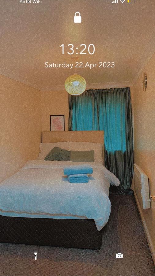 Lovely 2 Bed Flat/Apt In East London- Nice Estate. Dagenham Esterno foto