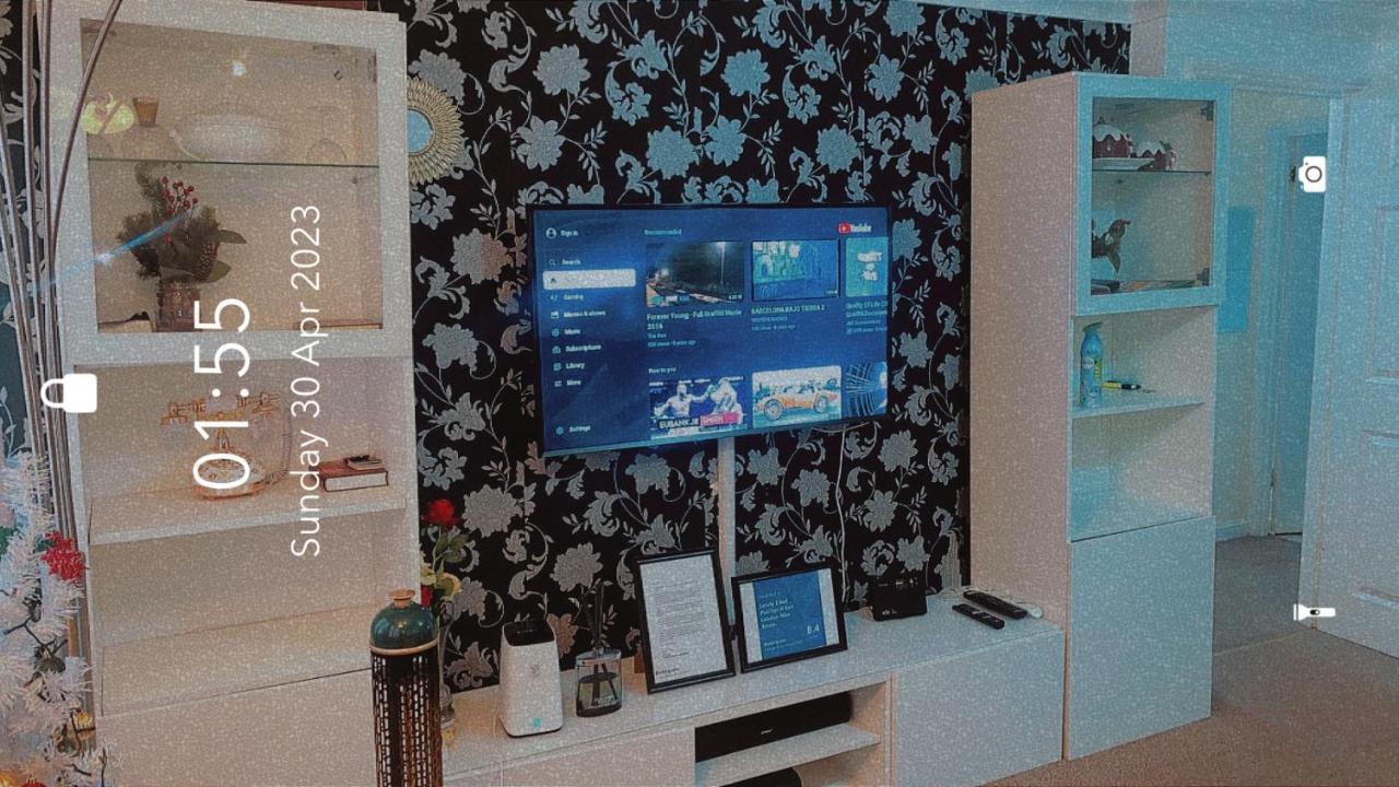 Lovely 2 Bed Flat/Apt In East London- Nice Estate. Dagenham Esterno foto